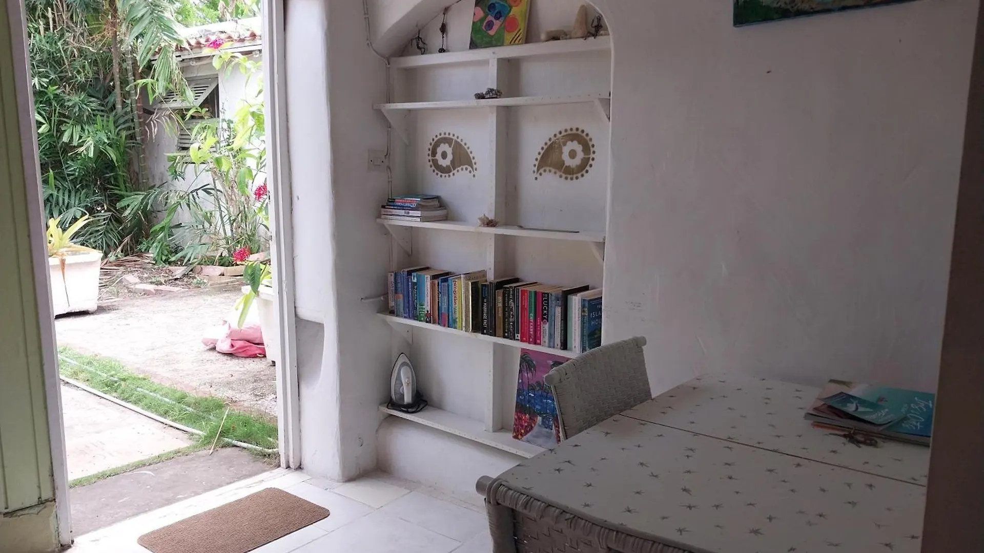 Shambhala Homestays Cottage And Studio Christ Church Apartment